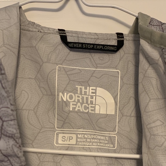 The North Face Lightweight Jacket - Picture 3 of 5